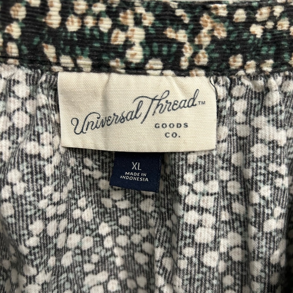 Universal Thread Blouse - Picture 2 of 6